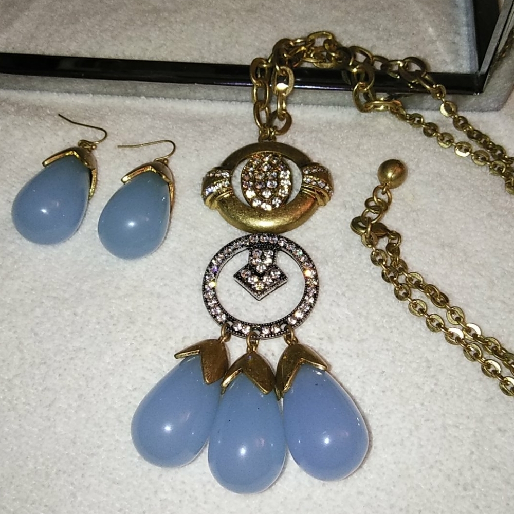 Moonstone Statement Necklace& Earrings - image 4